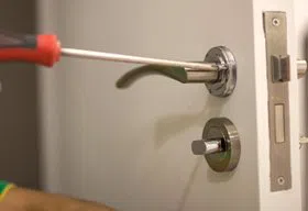 Houston Father And Son Locksmith Houston, TX 281-670-2353 - 17a-Install-New-Lock